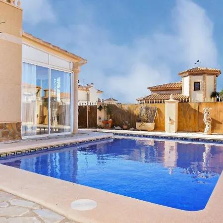 3 Bedroom Stunning In Holiday home *