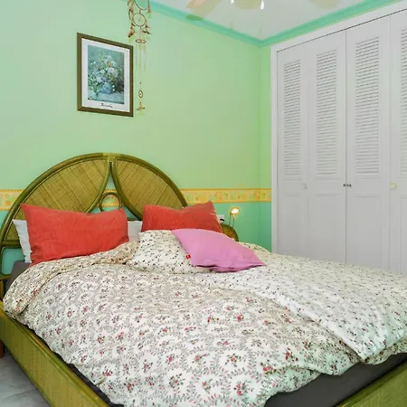 3 Bedroom Stunning In *