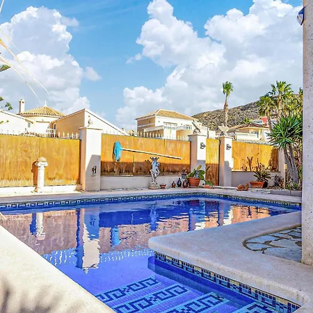 3 Bedroom Stunning In *